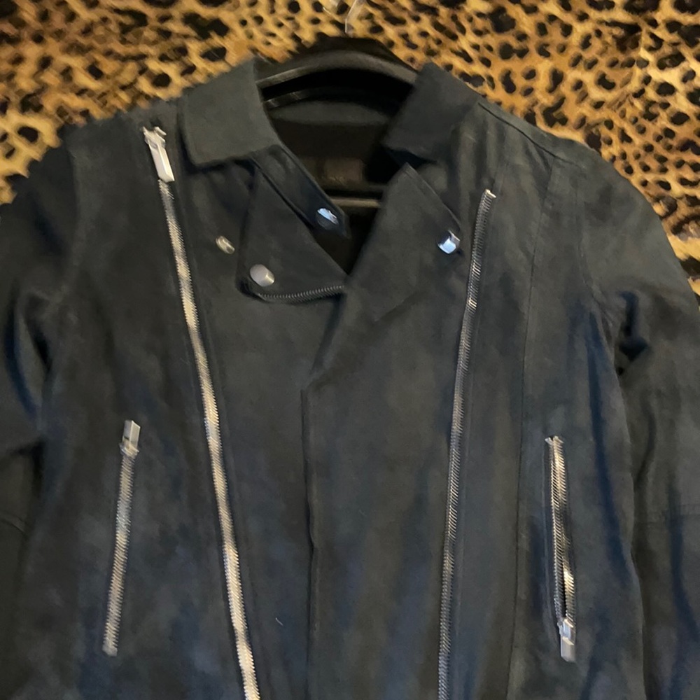 Very nice suede leather jacket, it’s NWOT!